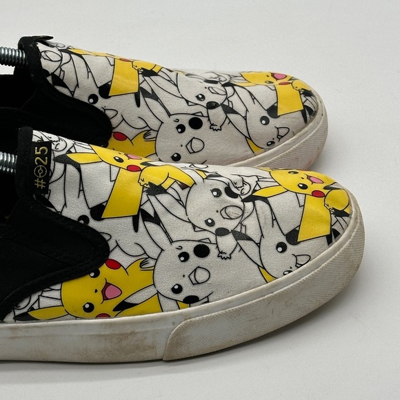 Pokemon Pikachu Shoes Canvas Slip Ons Men's New Groundup Size 11.5 - Picture 3 of 15